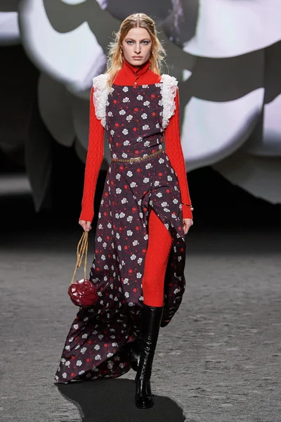 Look 63